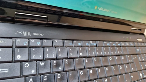 ASUS X5DAB AMD Athlon X2 QL-65 4GB RAM 320GB HDD Laptop Win10 Pro x64