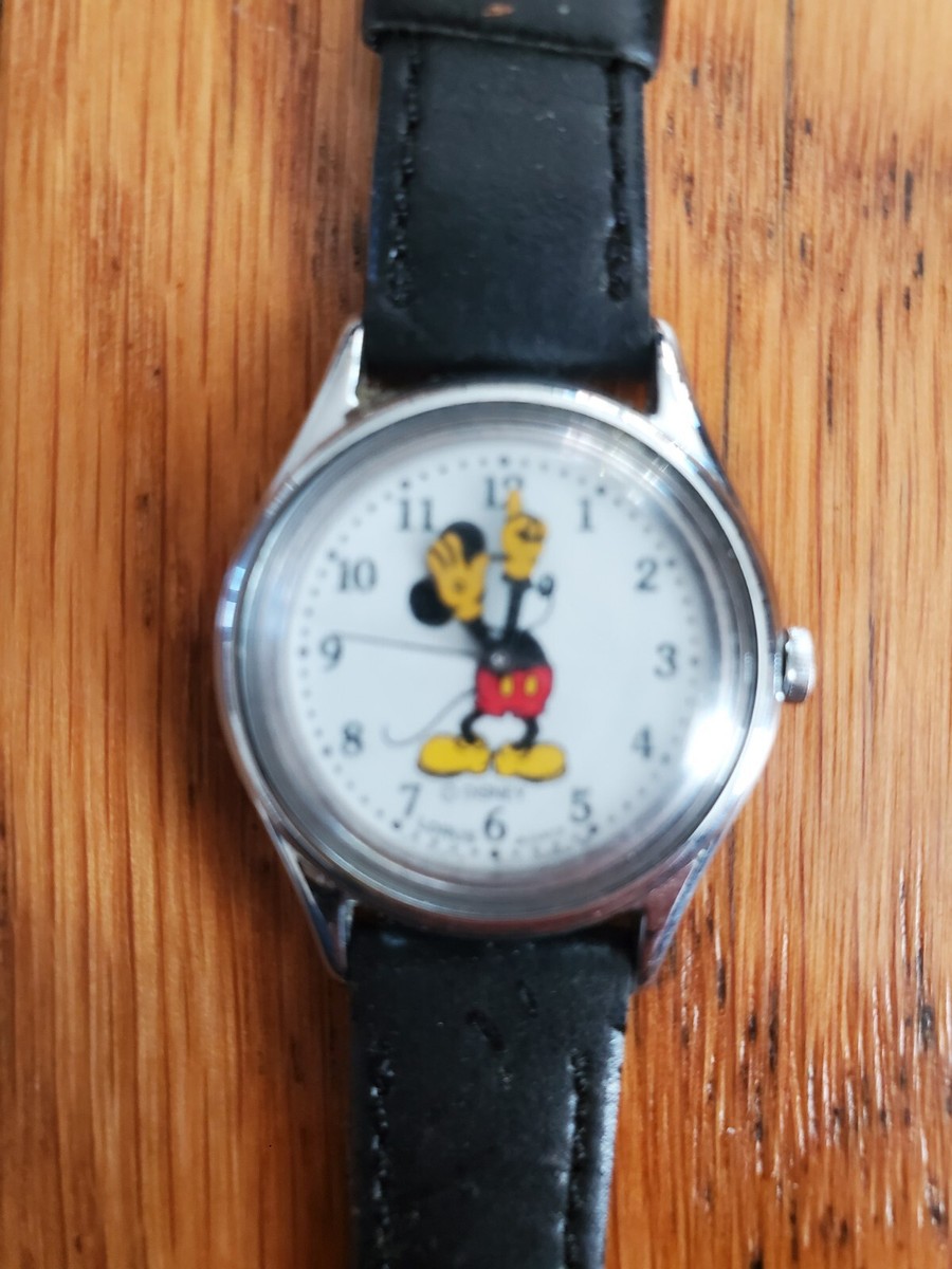 Vintage Disney Mickey Mouse Women\'s Watch by Lorus with Hands Arrows ~ RARE* Vintage Disney Lorus Mickey Mouse Genuine Leather  main image 2