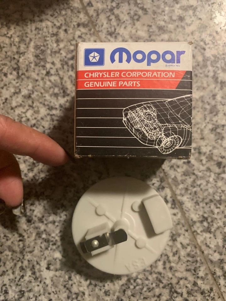 Rotor distribuidor 84-89 Chrysler LeBaron / Laser Mopar 5213728 Foto 2 de 4