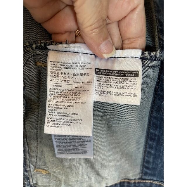Levi Strauss & Co. Women's Denim Jacket Size S - Classic Style Lightweight thumbnail 4