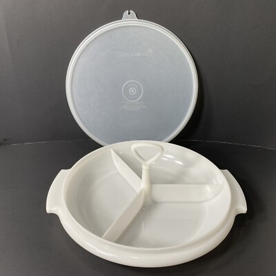 Tupperware Suzette Divided Relish Dish w/Handle & Lid Olives Cheeses Nuts Candy