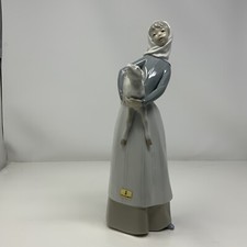 Lladro Girl Holding Lamb 1969-1993 Artist Alfredo Ruiz