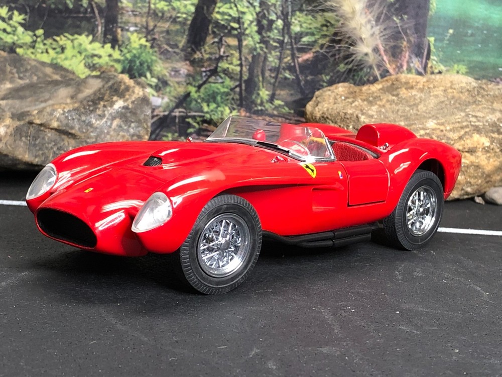 1958 Ferrari 250 Testa Rossa 1:24 Diecast Model Red No Box AS-IS Danbury Mint