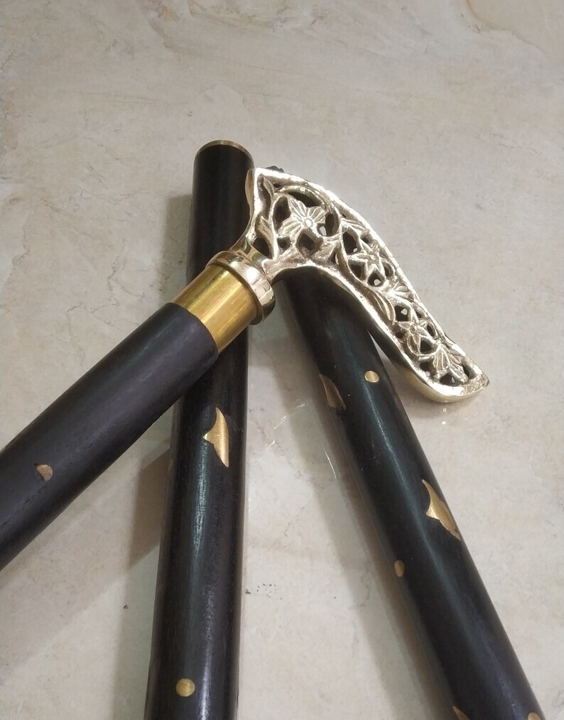 как выглядит Walking Stick,Cane, Wooden Shaft For Men Men, Elegent Design In Black Color фото