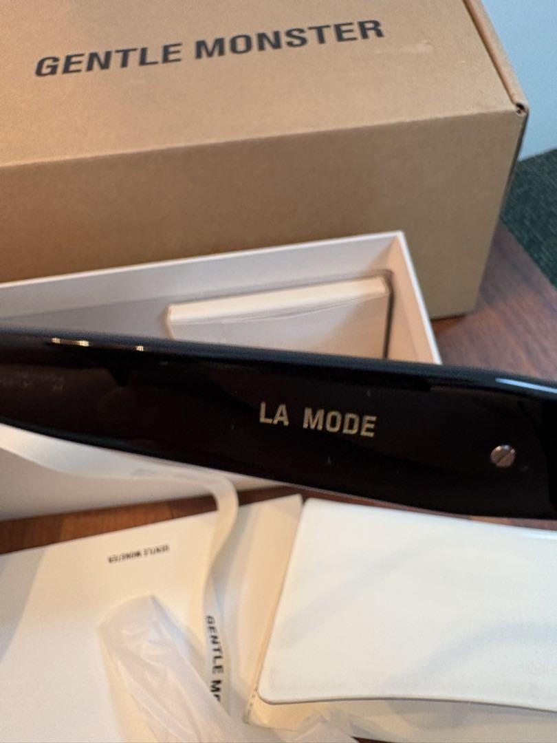 GENTLE MONSTER La Mode Black Oval Fashion Sunglasses Used From