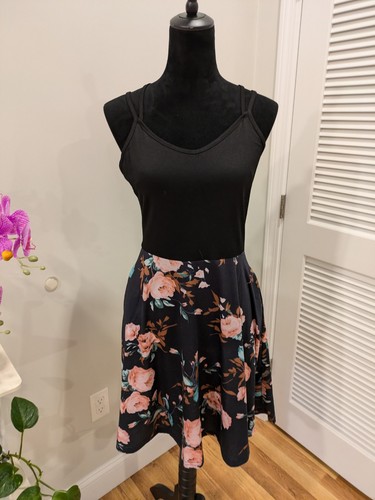 Women's Dress - Picture 1 of 4
