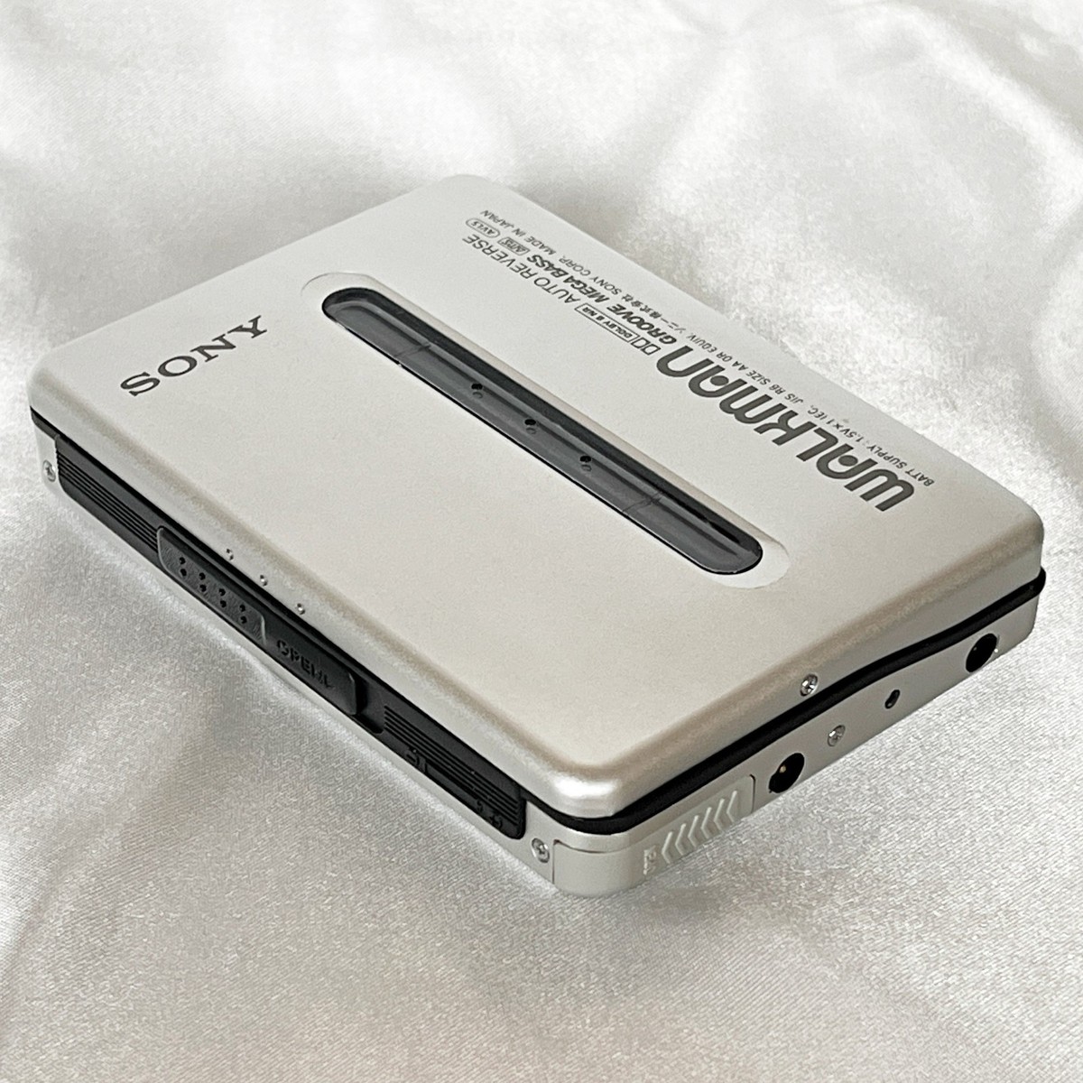 SONY WM-EX677 1999 Silver Walkman Vintage Cassette Player Made in