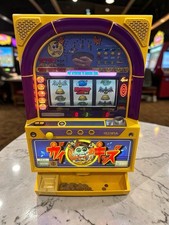 Olympia GAI KIDS 1999 Japanese Pachislot Slot Machine w/ Keys Untested
