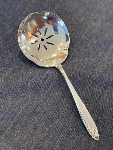 International Sterling Prelude 9-Pierce 4-3/4” Bon Bon Candy Nut Serving  Spoon