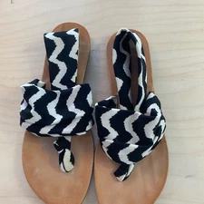 Dirty Laundry Sandsls size 8/38.5 (AI)