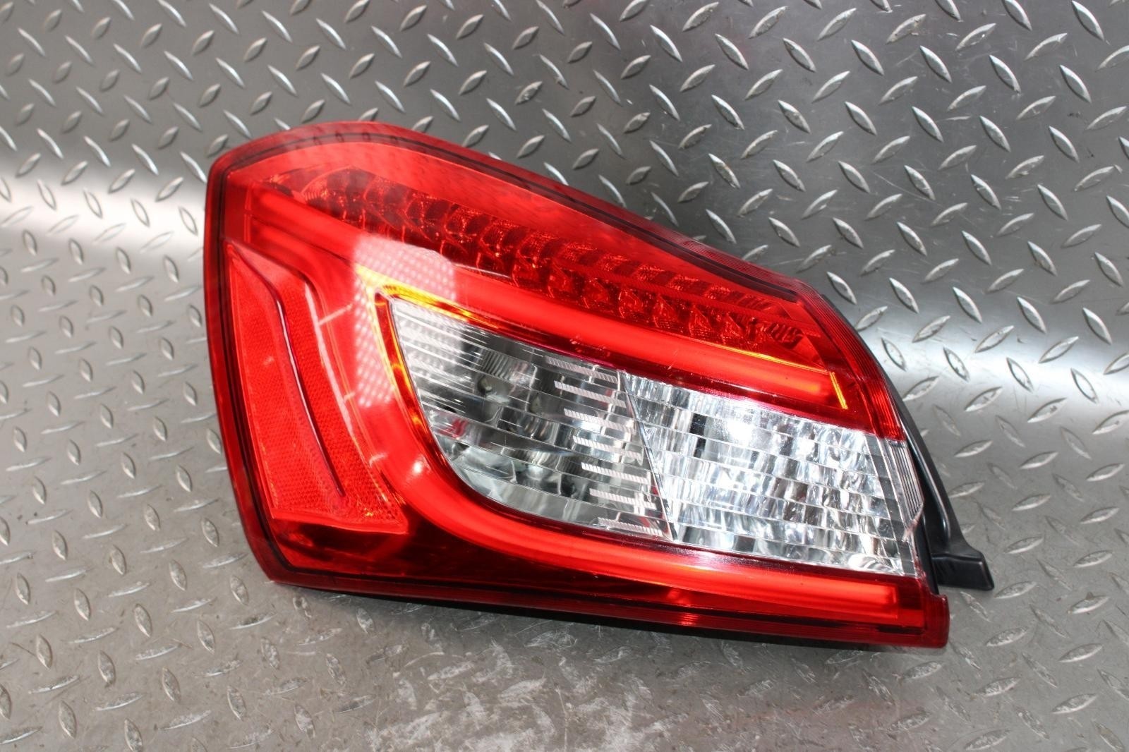 Maserati Ghibli 2014-2019 Left Tail light