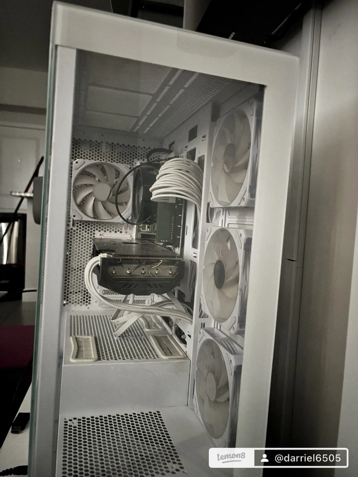 Gaming PC Desktop with Monitor Bundle, Including Mouse And Keyboard. - Image 3 of 4