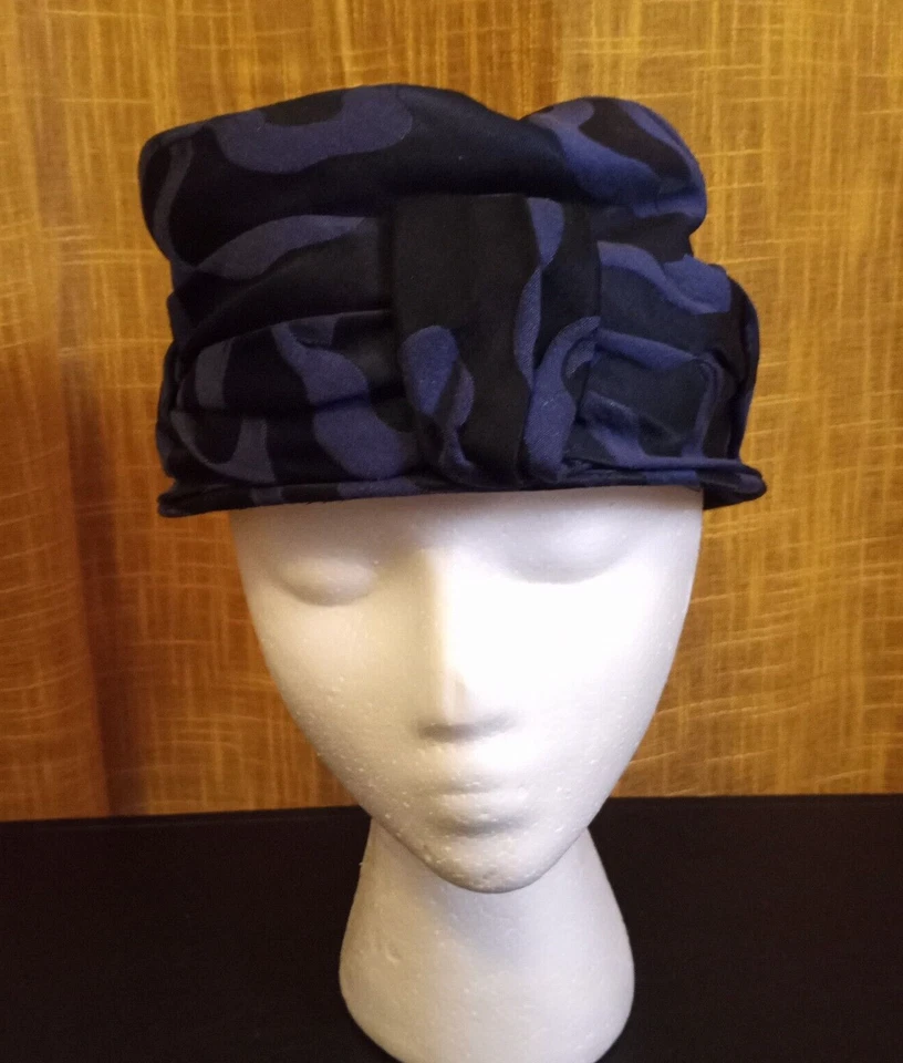 Rare 1960s Vintage Christian Dior Chapeaux Turban Style Navy Silk/Satin Hat - Image 4 of 4