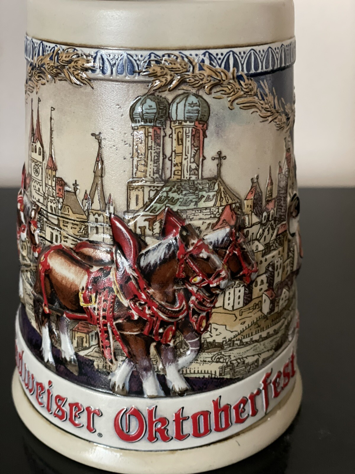 Budweiser Oktoberfest Beer Mug 1993 3rd in a Series 20 Oz. Clydesdale