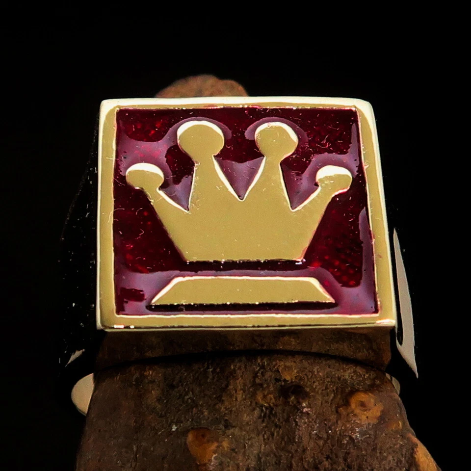 SQUARE MENS BRASS CHESS PLAYER RING QUEEN'S CROWN SYMBOL RED SIZE 13 - Image 3 of 4