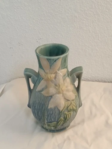 Roseville Pottery 1944 Blue Clematis Flower Bud Vase 106-7.