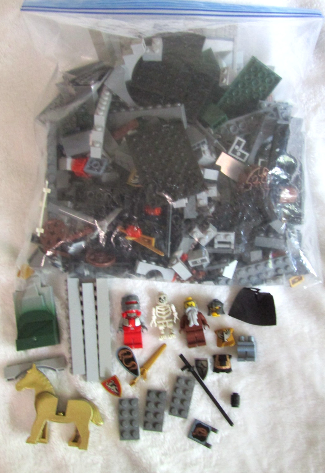 LEGO Castle 8823 Mistlands Tower No Manual Not Complete Some Figs