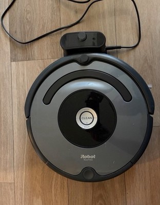 iRobot Roomba 676 Robotersauger Saugroboter Staubsauger schwarz 