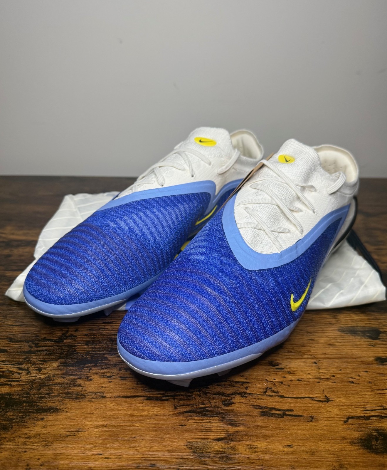 Chaussures de football haut de gamme Nike Phantom 6 Low Elite FG HQ2331-400 en bleu azur