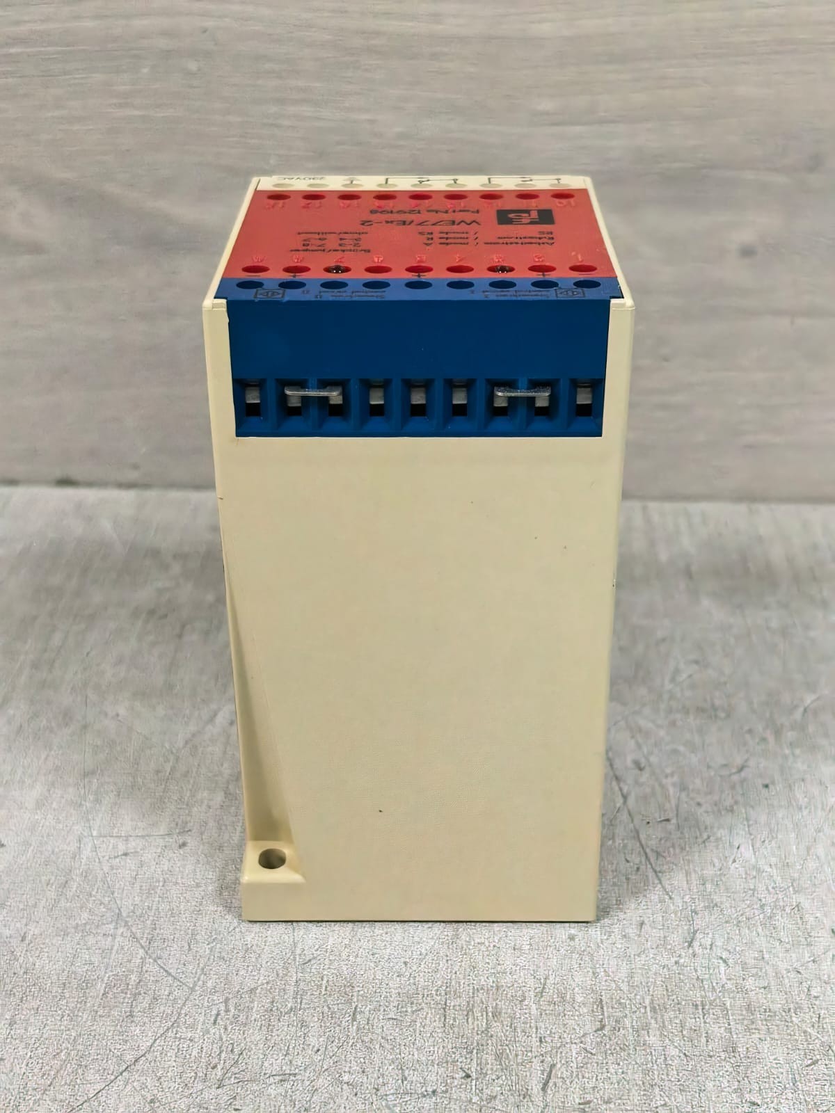 Pepperl+Fuchs WE77/EX-2 129198 PEPPERL + FUCHS WE77/EX-2 129198 2-CHANNEL SWITCH AMPLIFIER 8