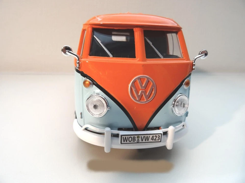 Volkswagen VW T1 Transporter Modellino GULF Motormax 1:24 79649 - Immagine 3 di 4