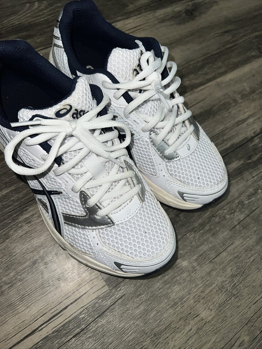 ASICS GEL 1130 Low Cream/ White / Midnight Blue Pre Owned Sz ASICS GEL 1130 Low Cream/ White / Midnight Blue Pre Owned Sz