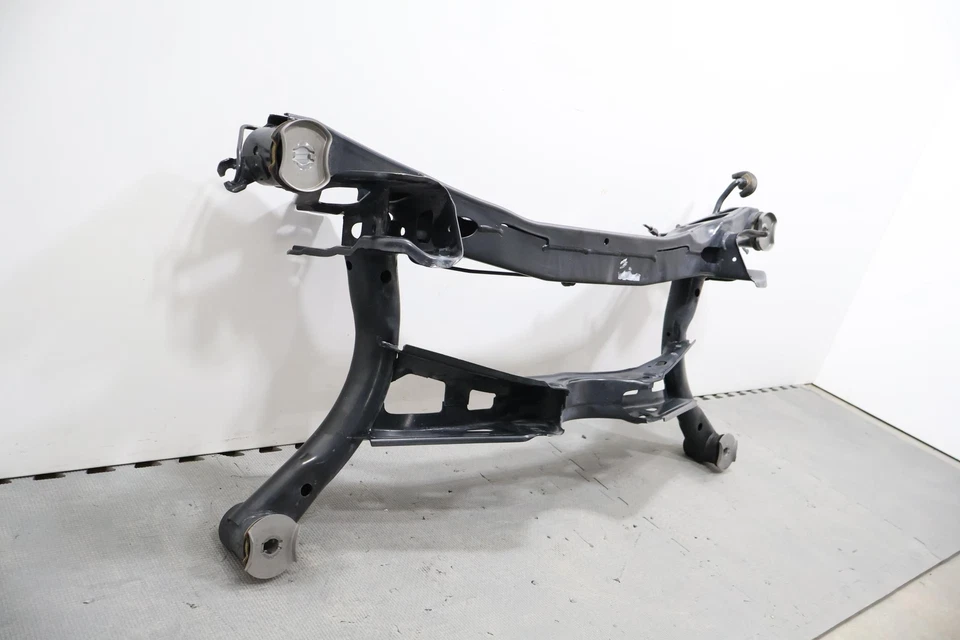 Volkswagen Arteon 2019-2021 tracción delantera tren de rodaje trasero subchasis travesaño OEM Foto 4 de 4