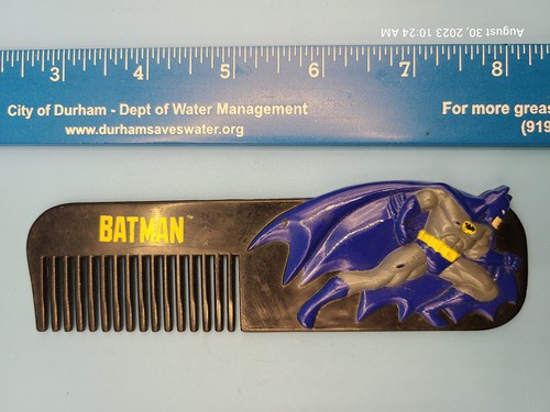 Vintage 1993 Kid Care Tsumura Int BATMAN Sculpted Hair Comb - Picture 1 of 4