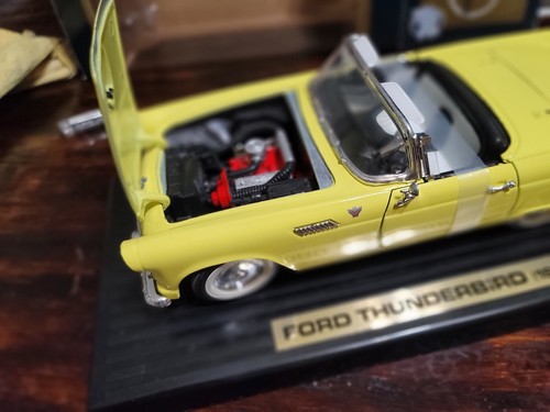 Road Tough 1955 Ford Thunderbird 1:18 Die-Cast Metal - Picture 4 of 14