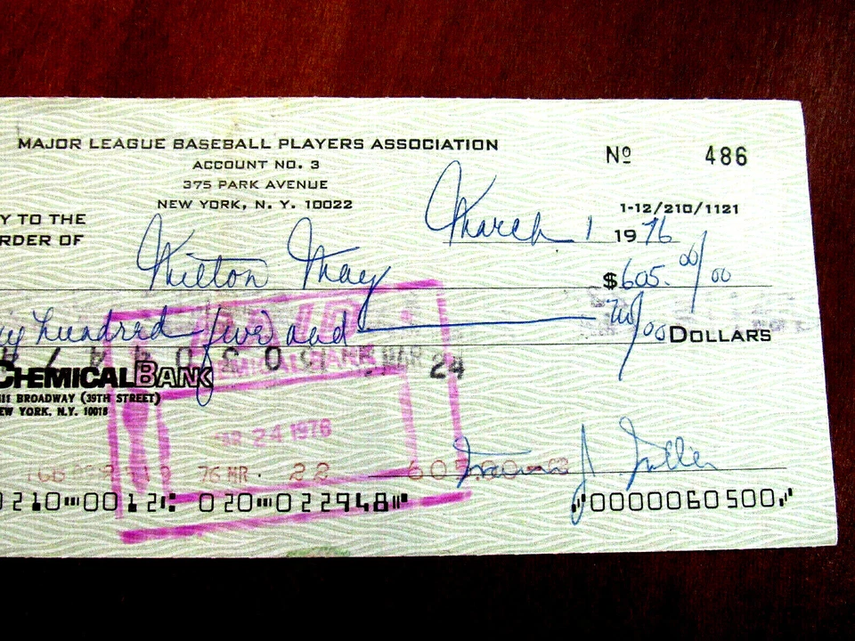 MARVIN MILLER MLBPA EXECUTIVE HOF SIGNED AUTO 1976 MLBPA HAND SIGNED CHECK JSA - Imagem 3 de 3
