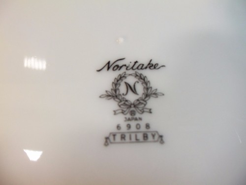 JUEGO DE 73 PIEZAS DE PATRÓN NORITAKE TRILBY 6908, SERVICIO COMPLETO PARA 10 - Imagen 9 de 9