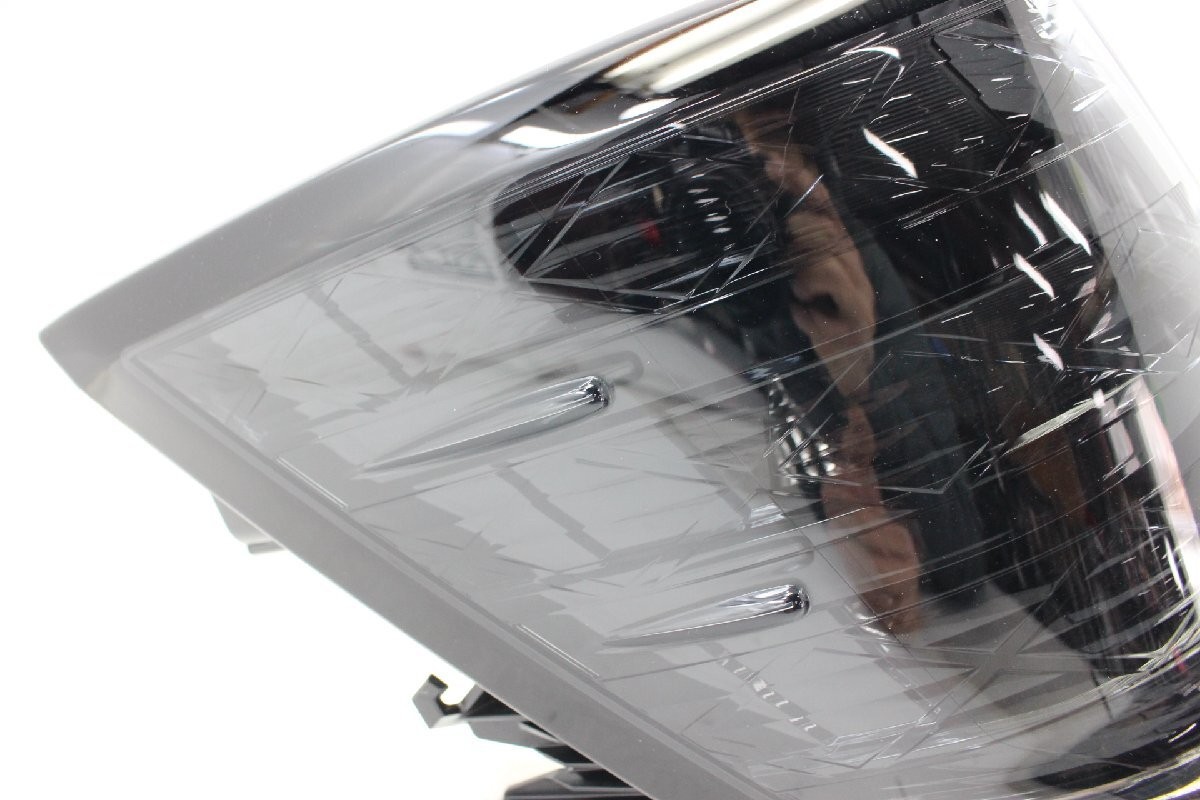Voxy MZRA90W LED Tail Light Left KOITO V1-8 Code BL 81561