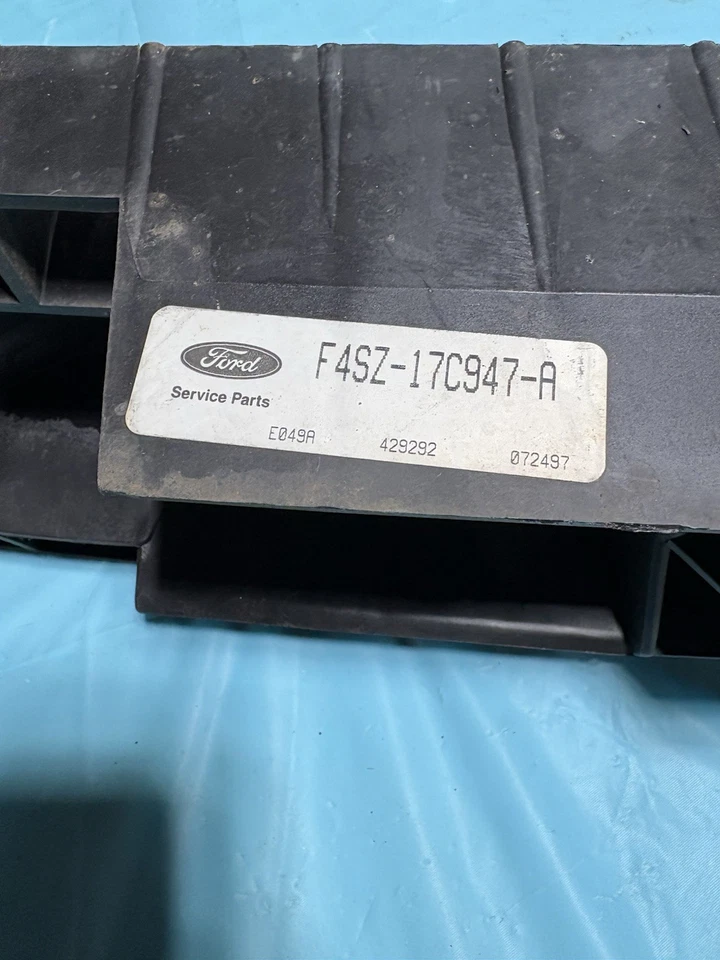 Amortiguador de energía de impacto para parachoques delantero Ford Thunderbird LX 1994-95 Foto 2 de 4