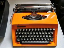 Triumph Contessa de Luxe Schreibmaschine – Orange – mit Koffer – Vintage