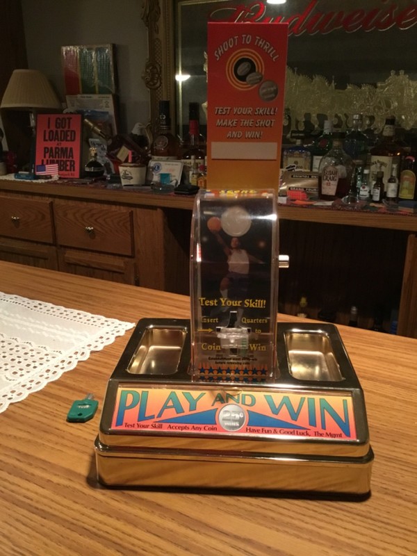 Trade Stimulator POS "Play And Win" Basketball Countertop Quarter Game - Bar