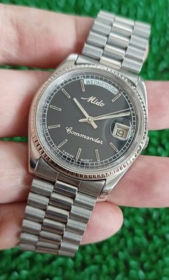 NICE VINTAGE MIDO COMMANDER MODEL 8223 BLACK DIAL AUTOMATIC SWISS GENT WATCH
