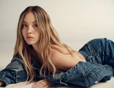 Sydney Sweeney | glossy borderless photo | various sizes | Fine Art Print