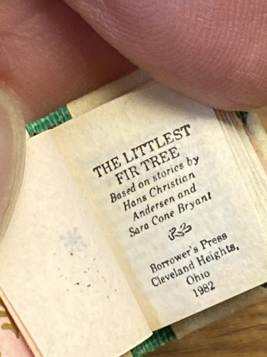 DOLLHOUSE MINIATURE BOOK BORROWER'S PRESS THE LITTLEST FIR TREE - Picture 3 of 4