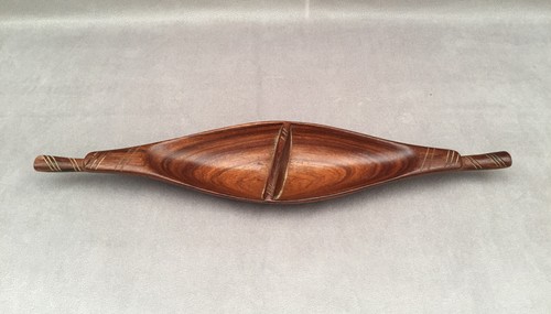 PIROGUE SCULPTURE SUR BOIS DE TECK ART ETHNIQUE TRIBAL AFRIQUE PLATEAU DÉCO PLAT - Picture 1 of 7