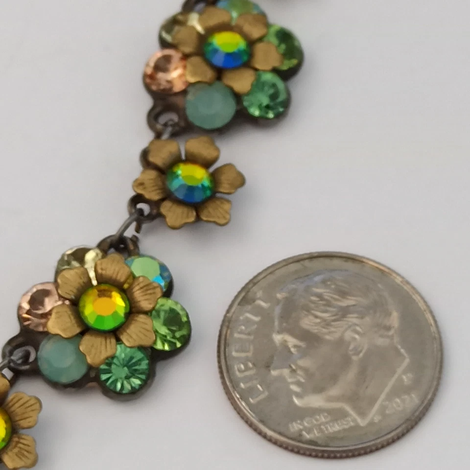 Colar Michal Negrin flores coloridas verde pastel azul tons cristais boho - Imagem 4 de 4