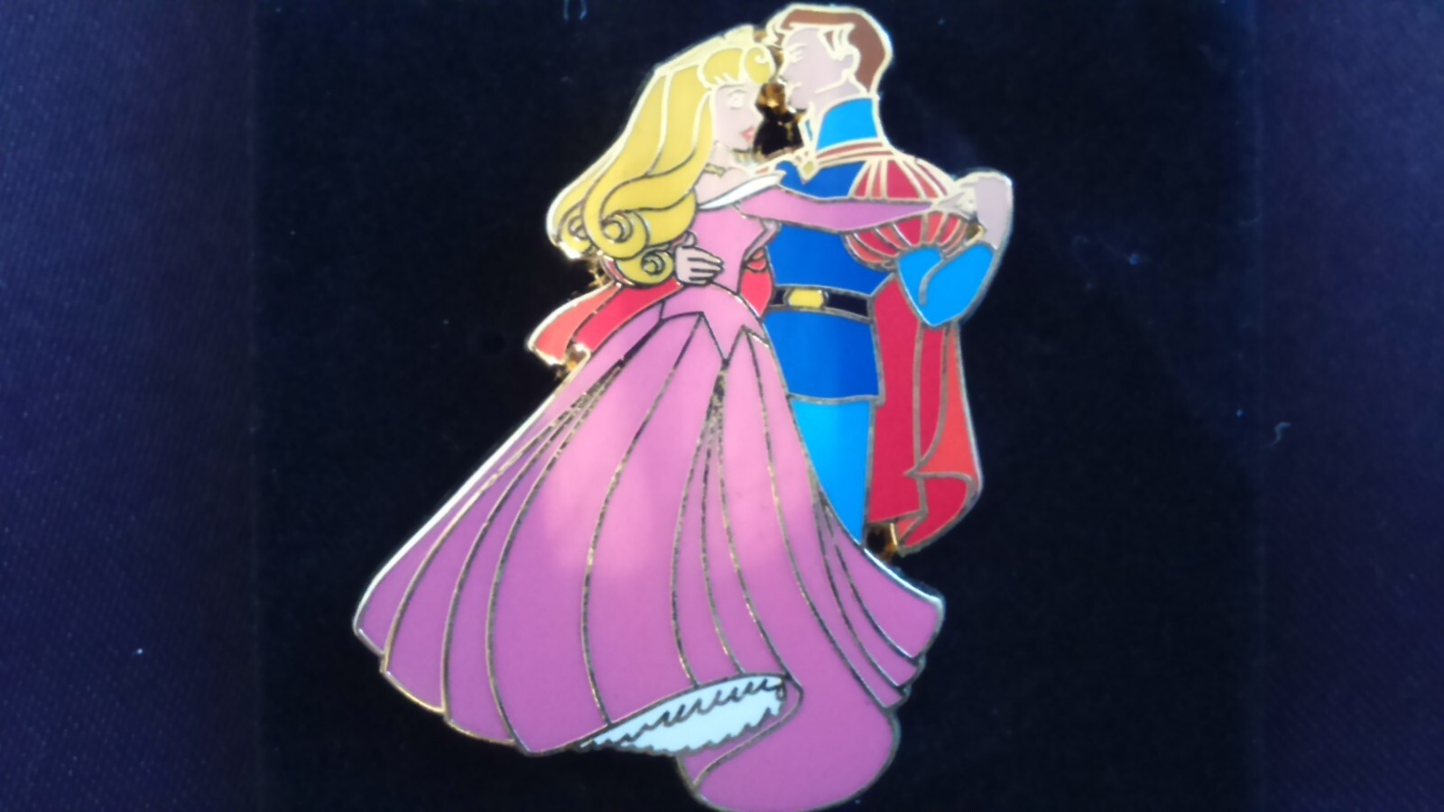 RARE PINS DISNEY DISNEYLAND PARIS : COUPLE AURORA & PRINCE PHILLIP DANCING