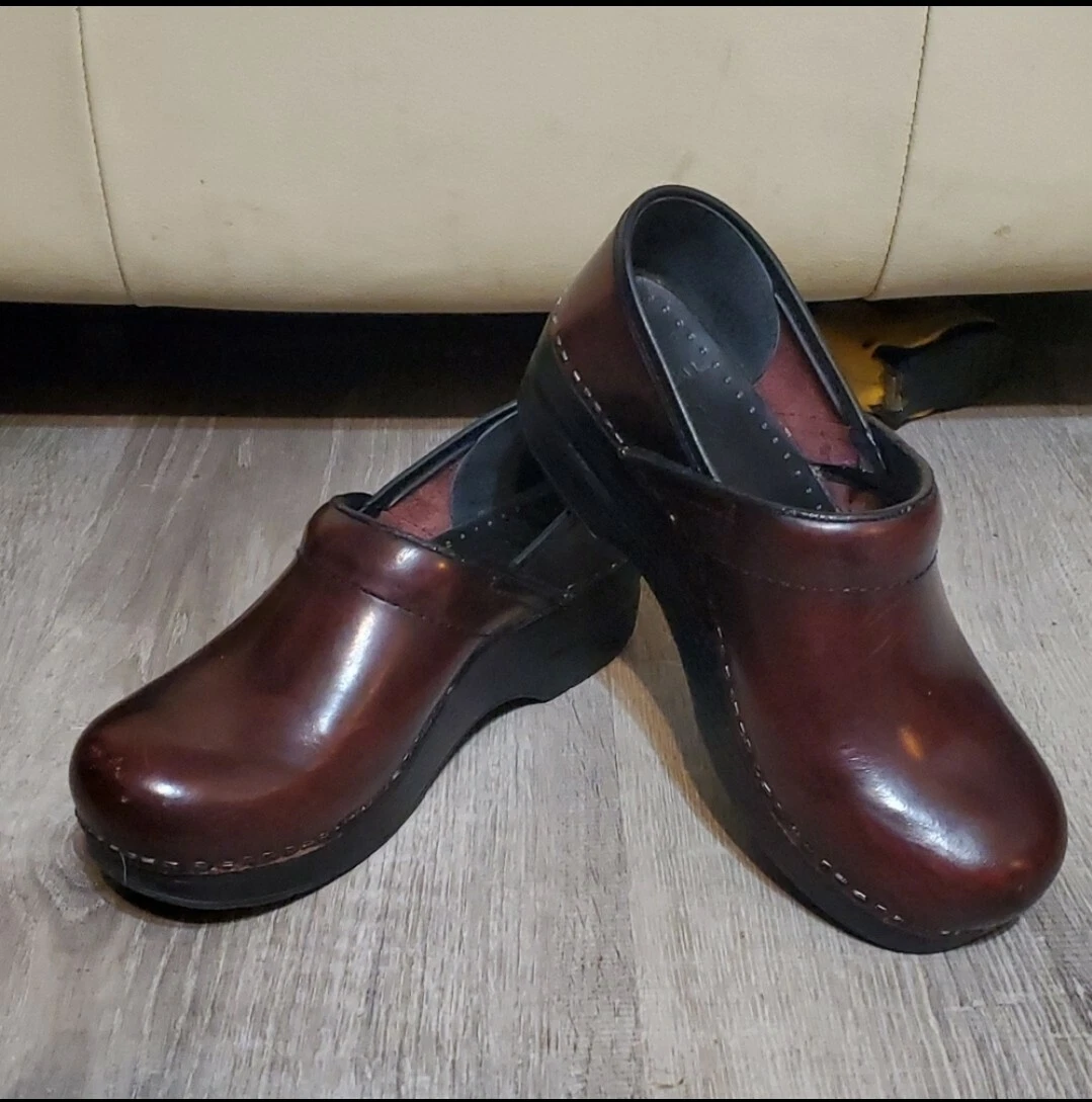 Red dansko clogs 2025