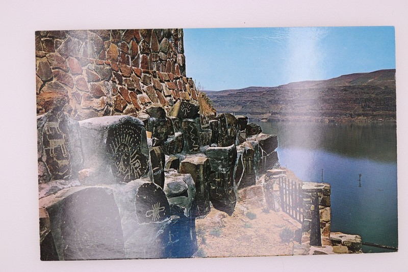 Ancient Petroglyphs Columbia River WA Ginkgo Museum Chrome Postcard