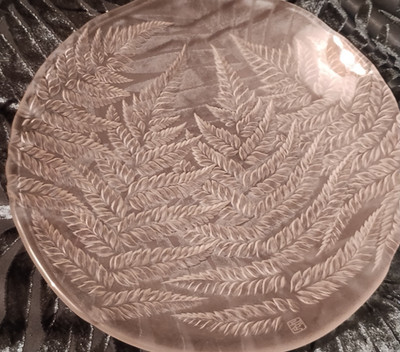 Hoya Kristallglas Teller / Platte. Frosted Farn Japan.  12,5''
