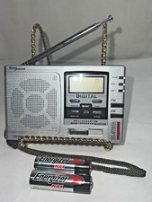 BorgJohnson World Rcv  r pocket radio AM-FM/MW/SW1-7, EC-9702A works, w/batteries
