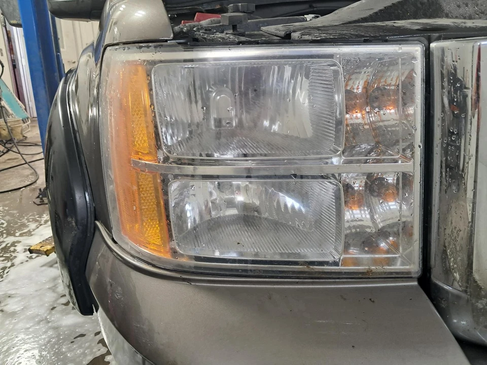 Conjunto de faros derechos usados se adapta a: camioneta GMC Sierra 1500 2013 grado derecho A Foto 2 de 4