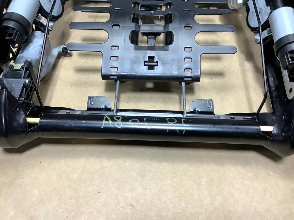 AUDI A8 QUATTRO 2006 marco de asiento superior del pasajero delantero derecho con motores OEM+ Foto 2 de 4