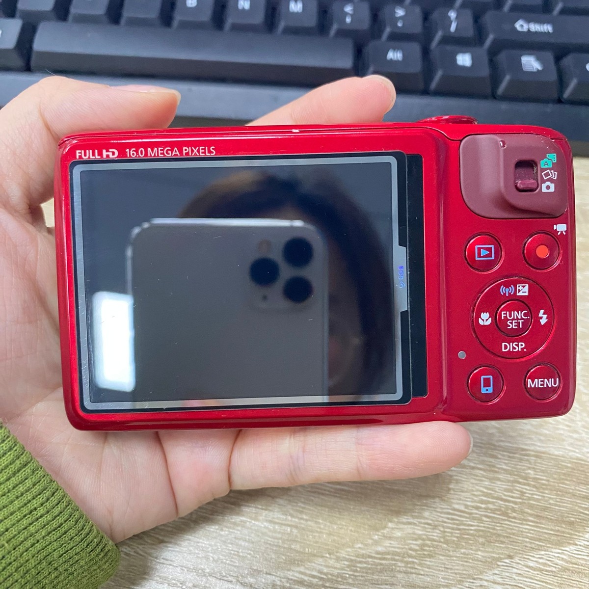 Canon PowerShot SX600 HS 16 MP 18x optical zoom Compact Digital