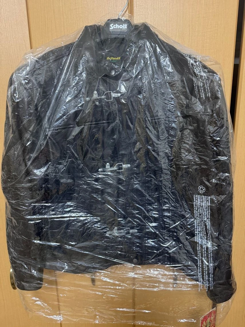 Veste clip cuir noir Supreme X Schott