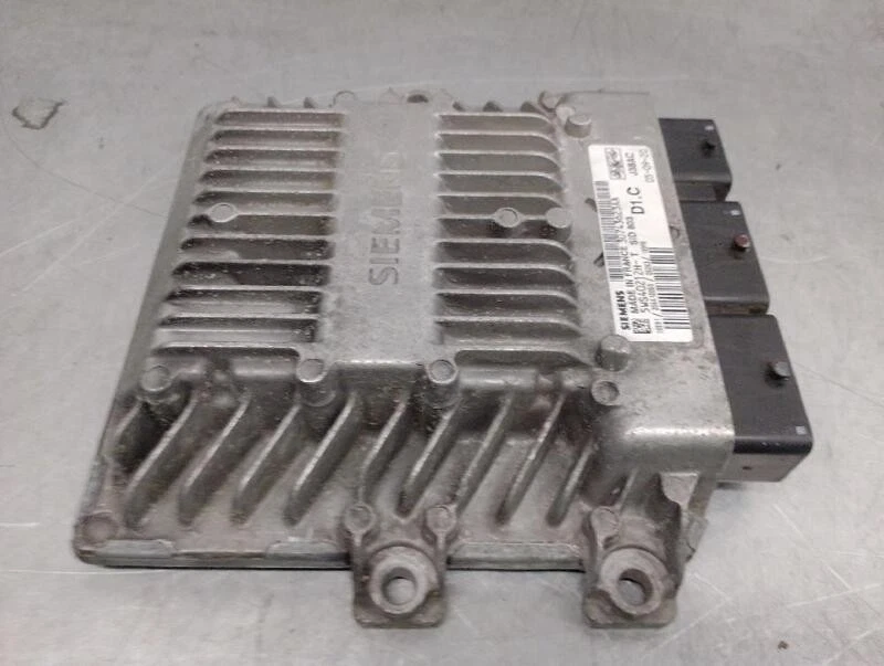 30743623AA centralina motore per VOLVO V50 (545) 2.0 D 2003 5546347 - Immagine 3 di 4
